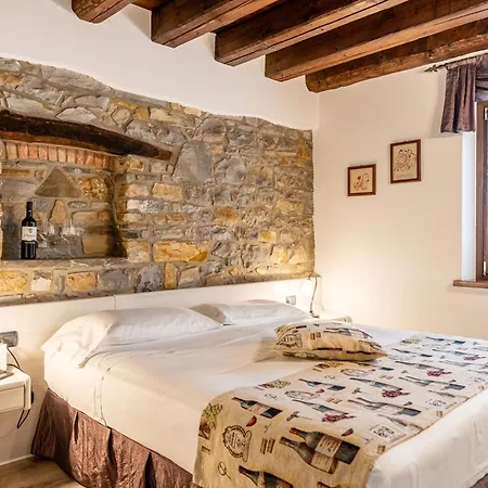 Alloggio per agriturismo Il Roncal Wine - For Wine Lovers *